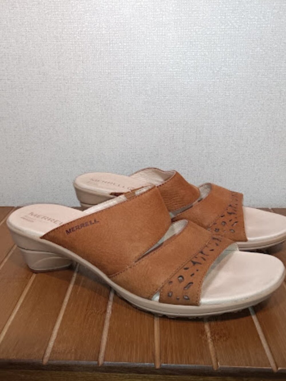 Merrell Women's SZ 9 Sandals Leather Open Toe Slide Mule Oat Straw Brown